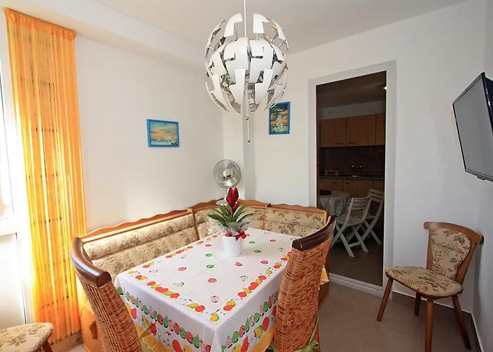 5665a Apartman Supetar